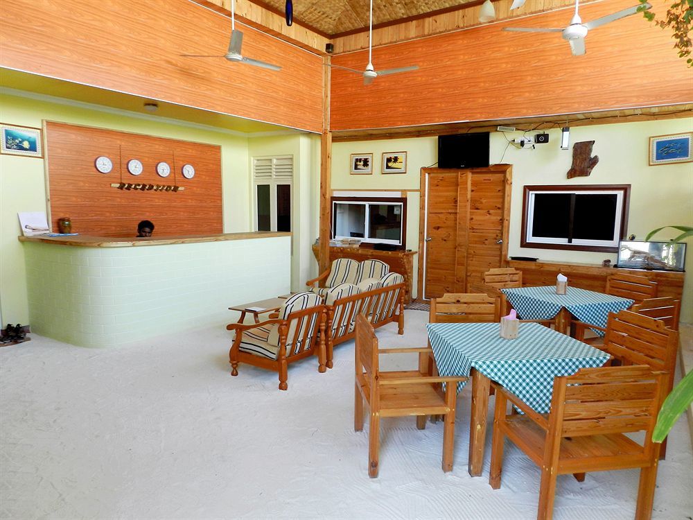 Picnic Inn Maafushi Exterior photo
